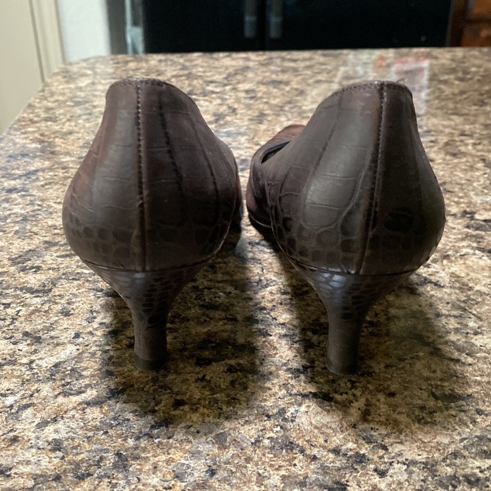 Salvatore Ferragamo Brown Pointed-Toe Suede Heels - Picture 3 of 6